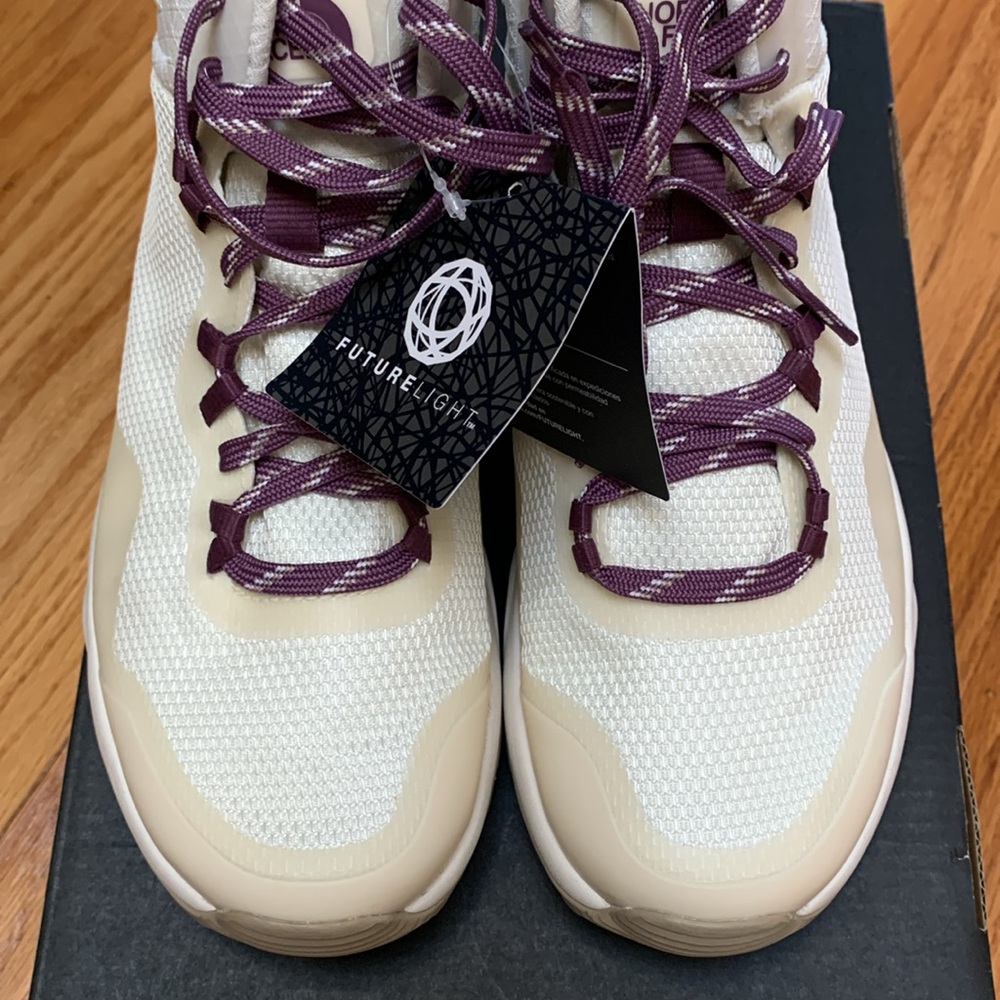 ⚡️Women’s north face future lights! - Picture 3 of 6